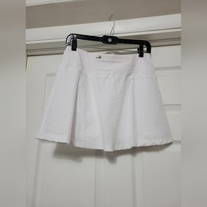 SZ (M) WHITE MTA SPORTS SHORTS